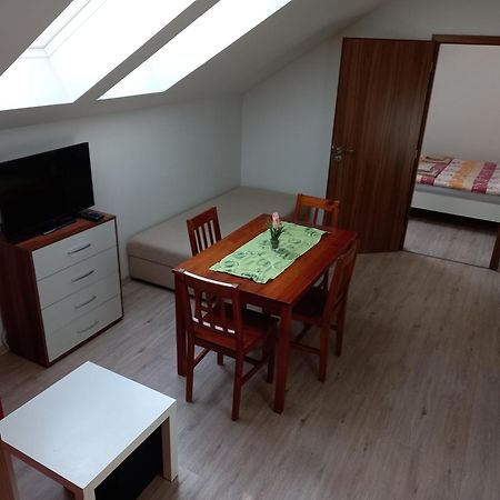 Alegria Natur Apartments Микулов Экстерьер фото