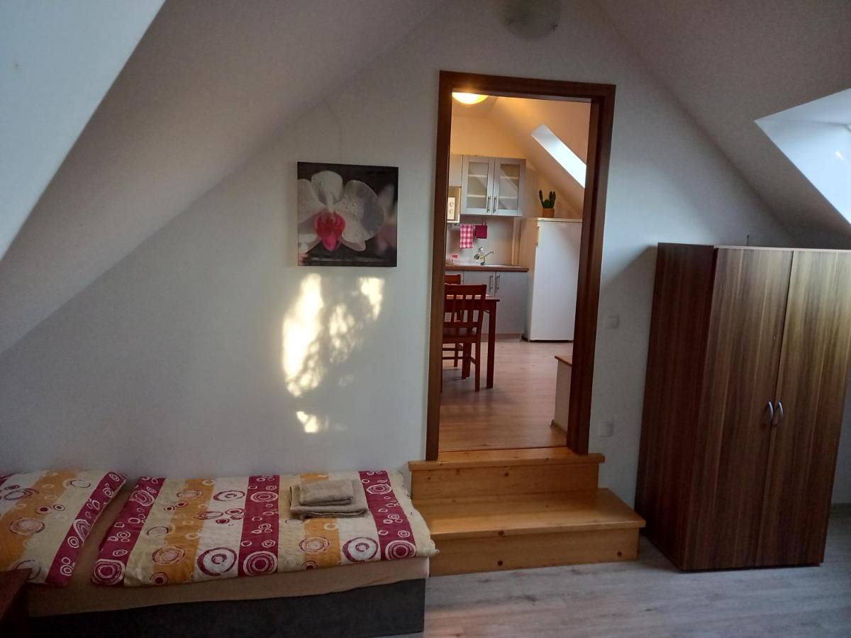 Alegria Natur Apartments Микулов Экстерьер фото