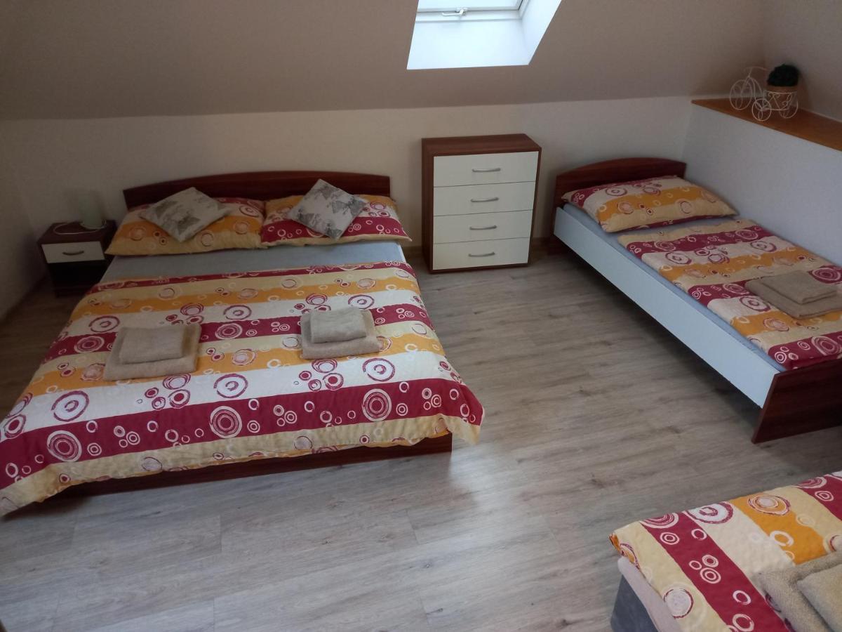 Alegria Natur Apartments Микулов Экстерьер фото