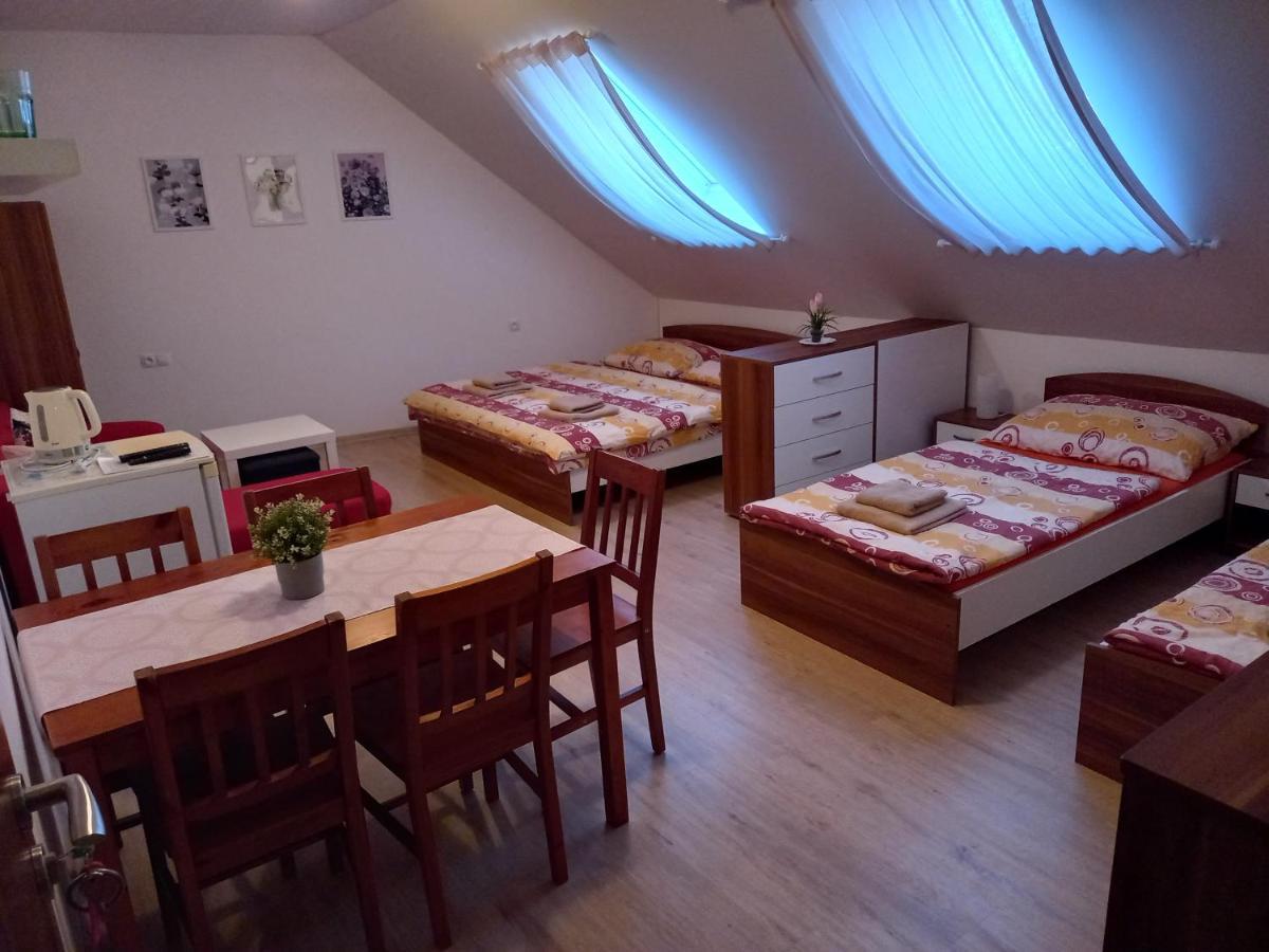 Alegria Natur Apartments Микулов Экстерьер фото