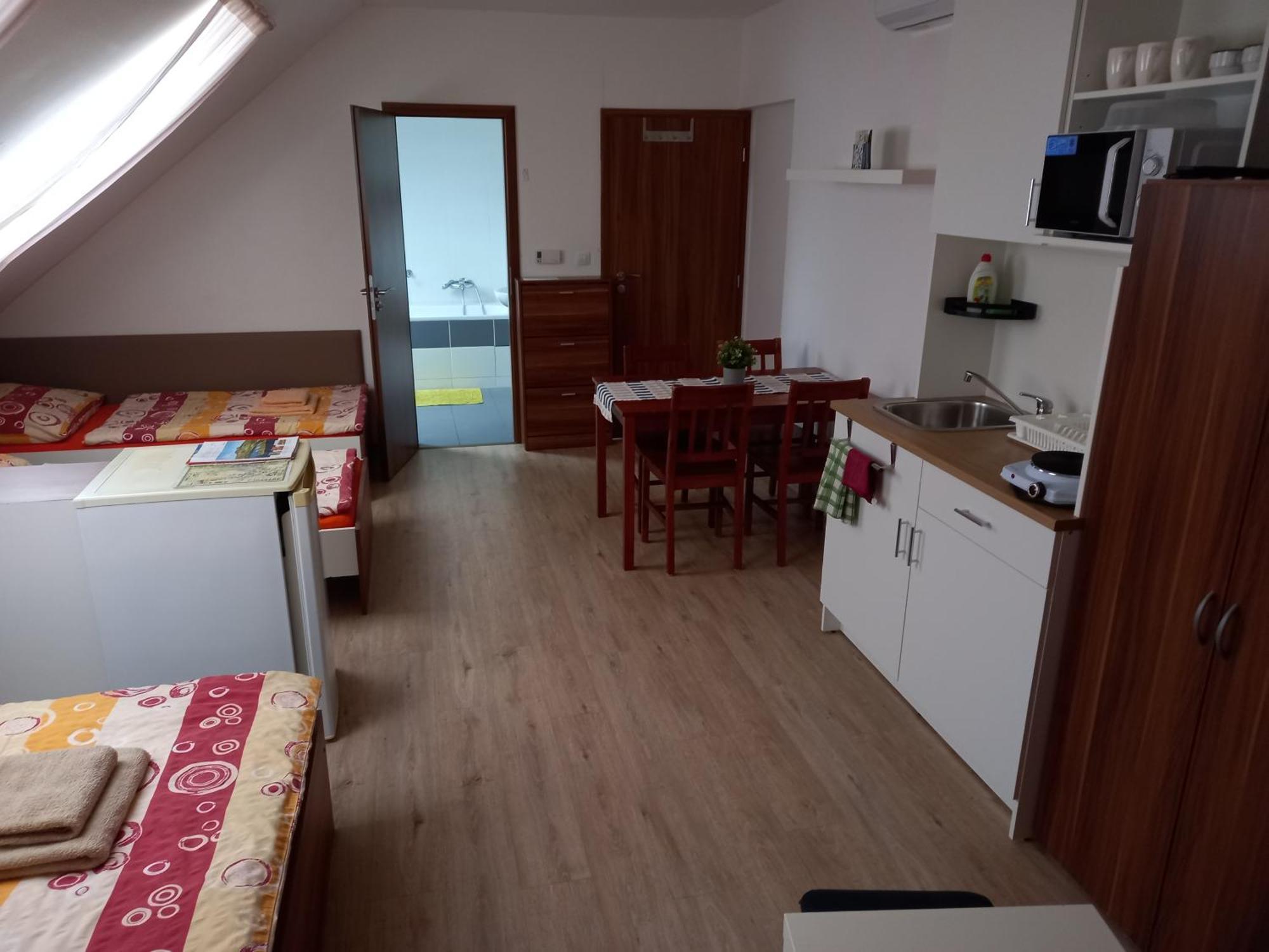 Alegria Natur Apartments Микулов Экстерьер фото