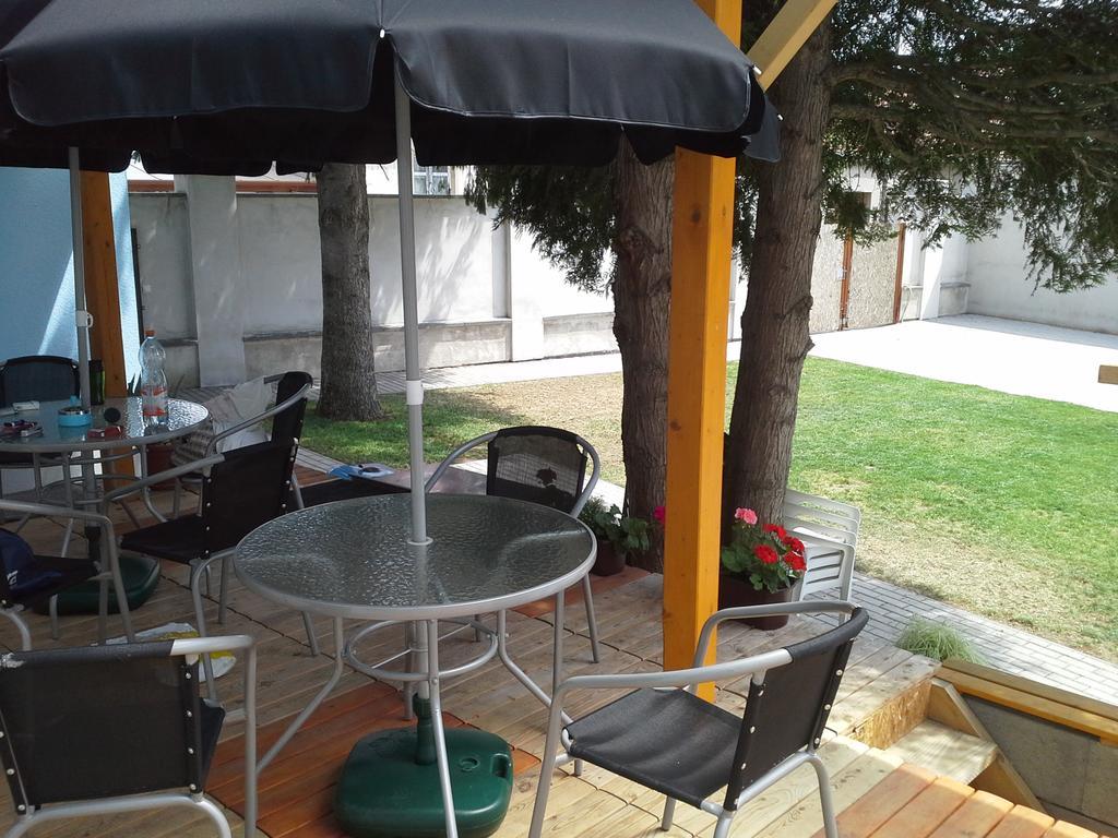 Alegria Natur Apartments Микулов Экстерьер фото