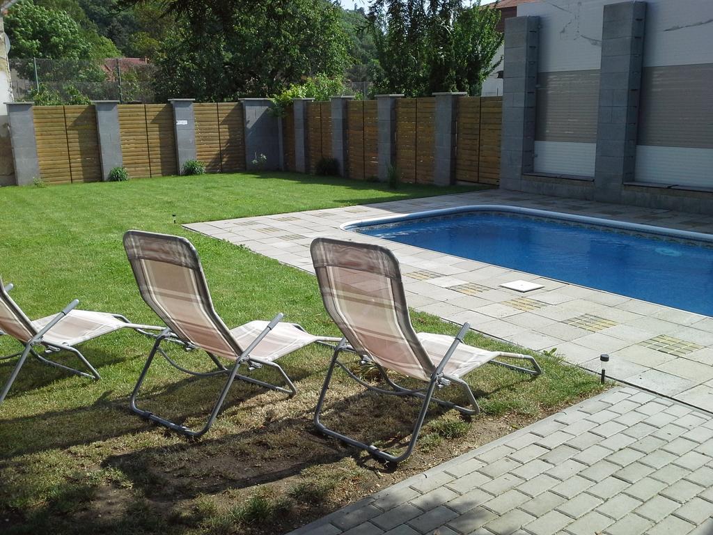 Alegria Natur Apartments Микулов Экстерьер фото