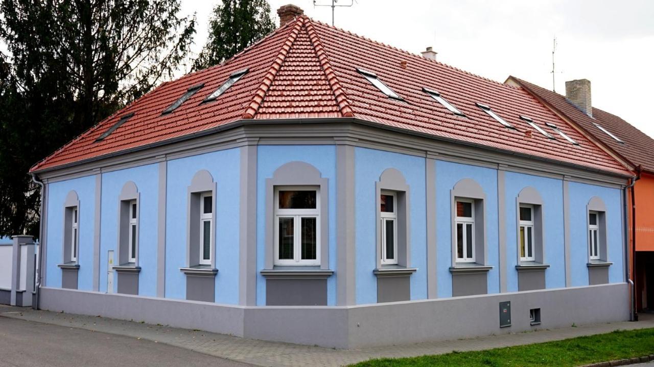 Alegria Natur Apartments Микулов Экстерьер фото