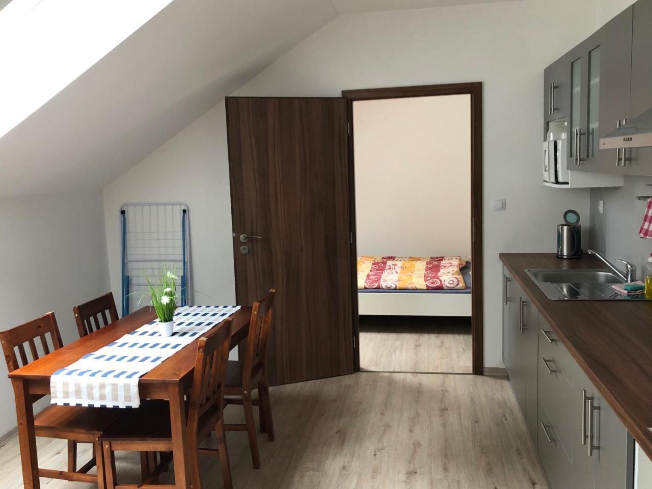 Alegria Natur Apartments Микулов Экстерьер фото