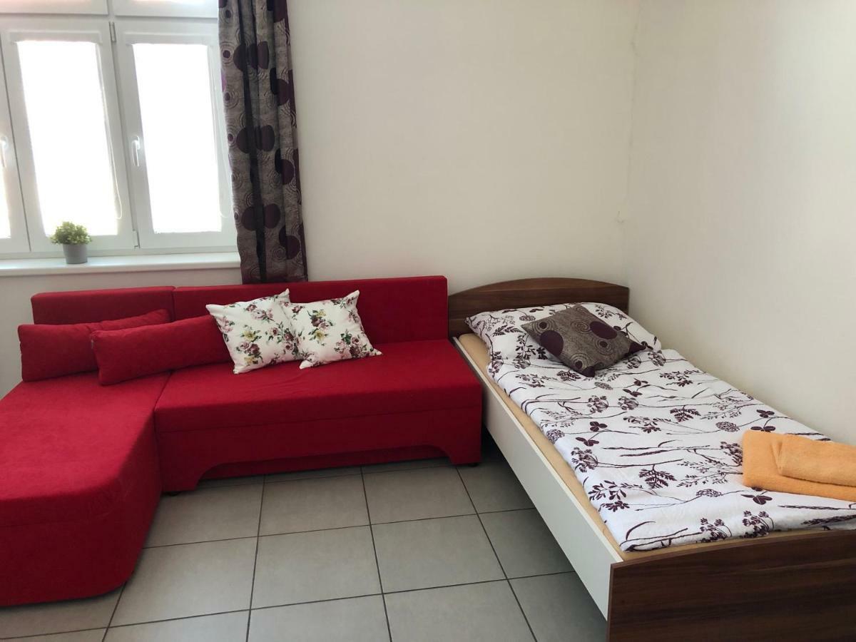 Alegria Natur Apartments Микулов Экстерьер фото