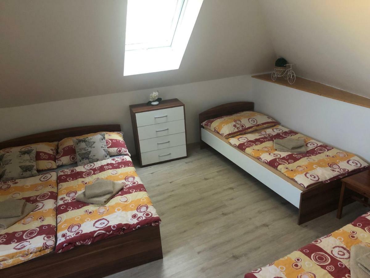 Alegria Natur Apartments Микулов Экстерьер фото